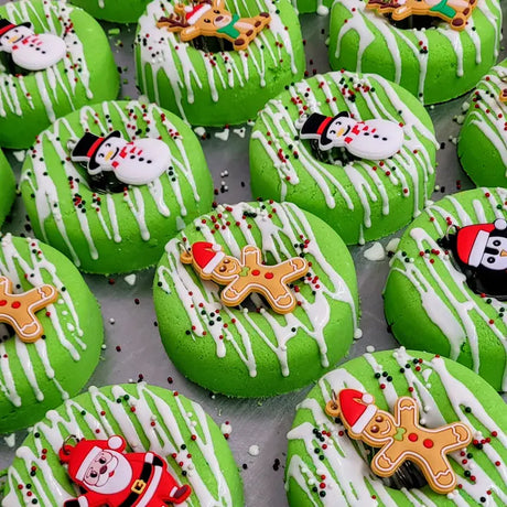 Holly Jolly Donut Bath Bombs with Keychain - 6 oz