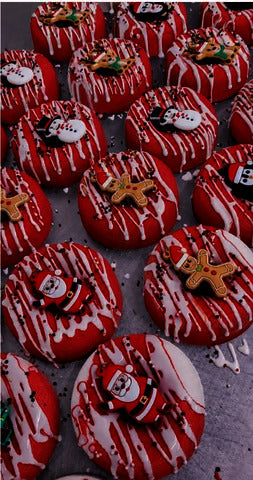 Holly Jolly Donut Bath Bombs with Keychain - 6 oz Essentially NOLA